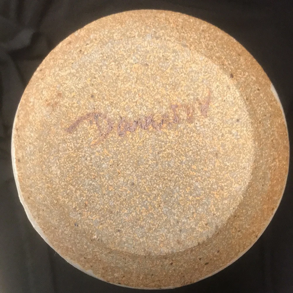 Signed Studio‎ Pottery Vase 9-1/2